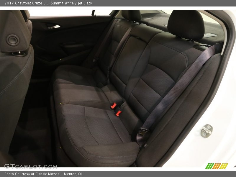 Summit White / Jet Black 2017 Chevrolet Cruze LT