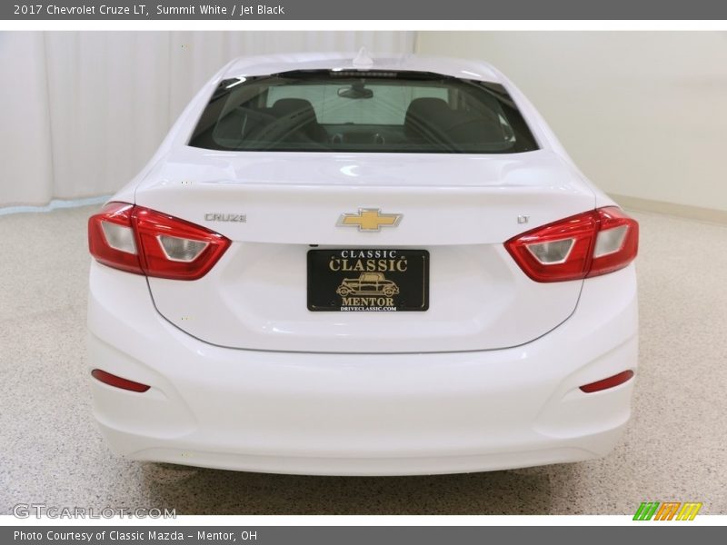 Summit White / Jet Black 2017 Chevrolet Cruze LT