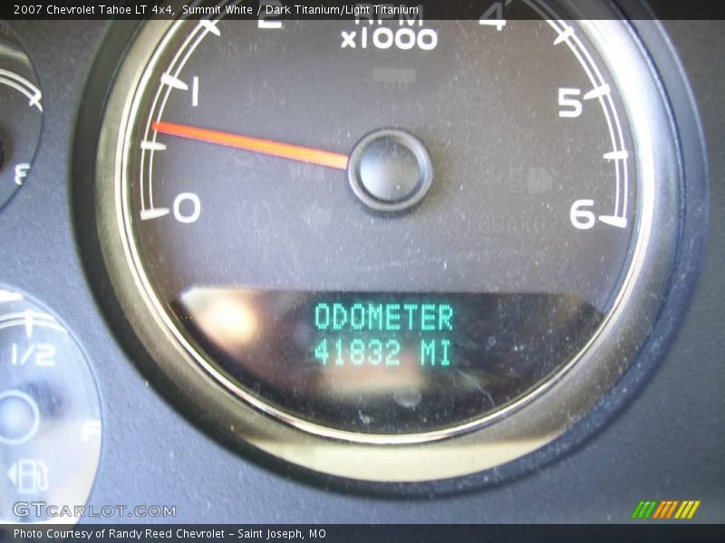 Summit White / Dark Titanium/Light Titanium 2007 Chevrolet Tahoe LT 4x4