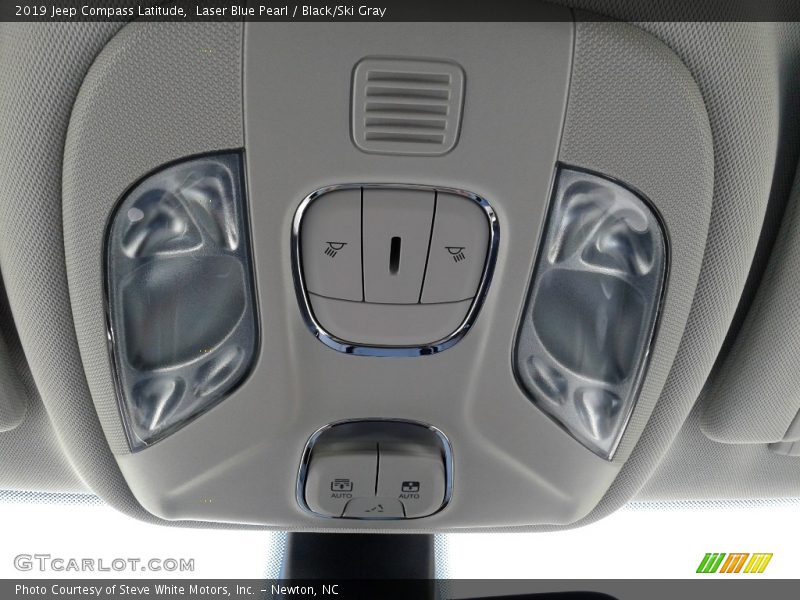 Laser Blue Pearl / Black/Ski Gray 2019 Jeep Compass Latitude