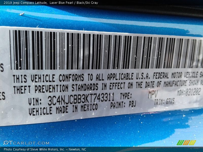 Laser Blue Pearl / Black/Ski Gray 2019 Jeep Compass Latitude