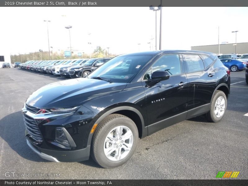 Front 3/4 View of 2019 Blazer 2.5L Cloth