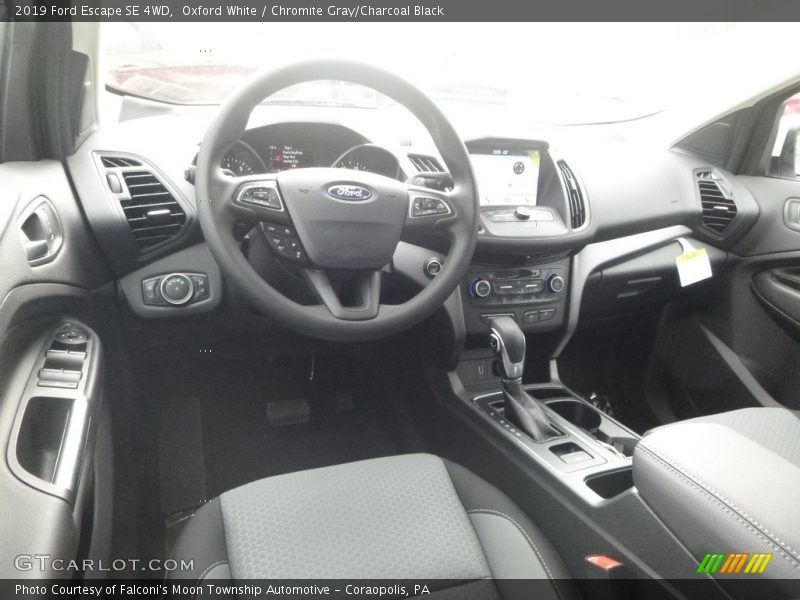 Oxford White / Chromite Gray/Charcoal Black 2019 Ford Escape SE 4WD