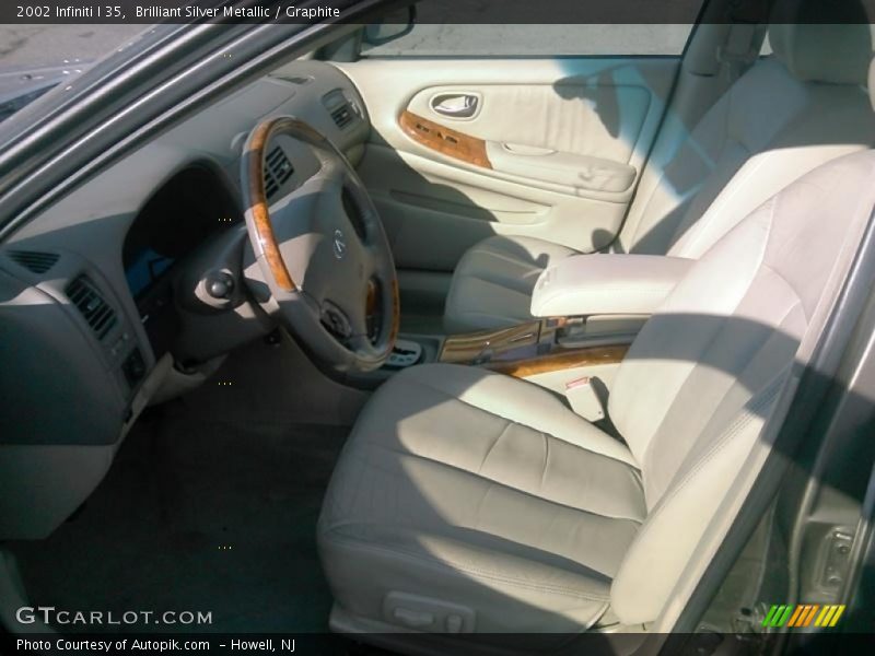 Brilliant Silver Metallic / Graphite 2002 Infiniti I 35