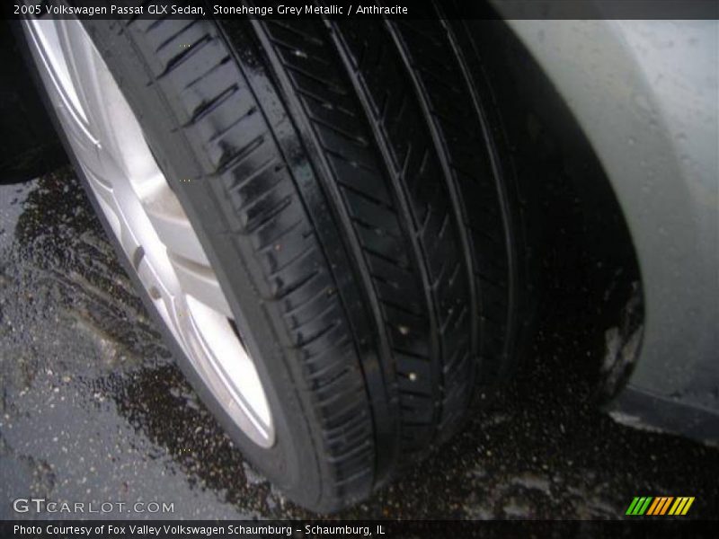 Stonehenge Grey Metallic / Anthracite 2005 Volkswagen Passat GLX Sedan