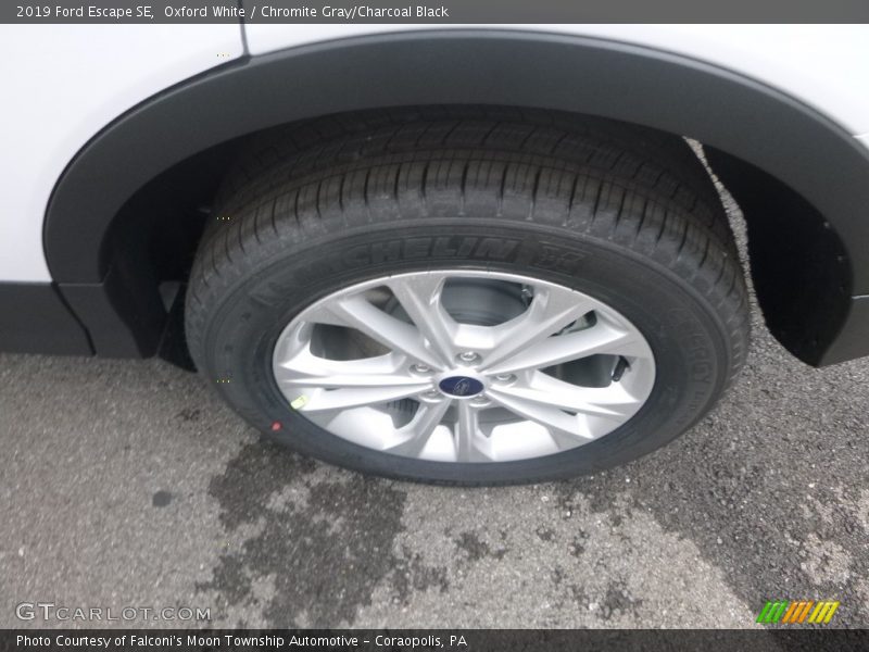 Oxford White / Chromite Gray/Charcoal Black 2019 Ford Escape SE
