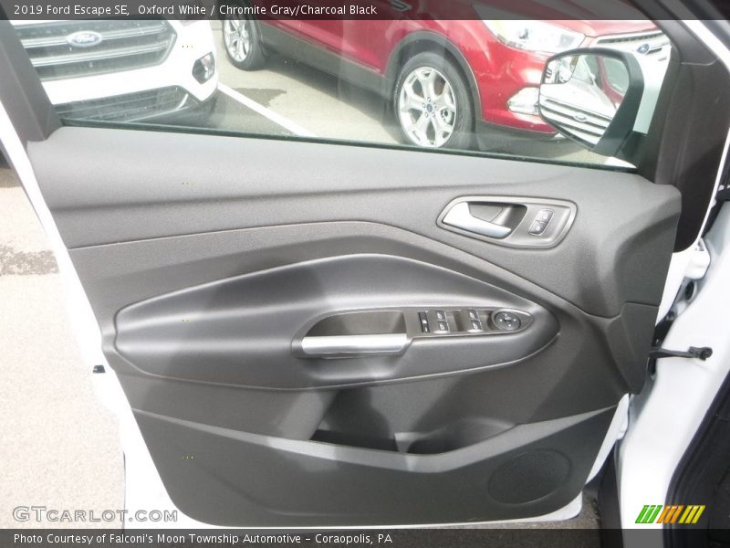 Oxford White / Chromite Gray/Charcoal Black 2019 Ford Escape SE