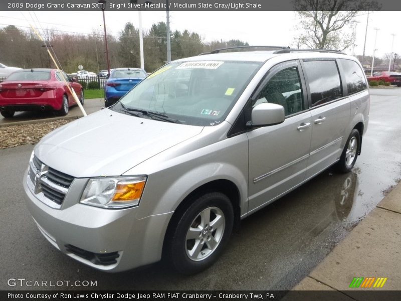 Bright Silver Metallic / Medium Slate Gray/Light Shale 2009 Dodge Grand Caravan SXT