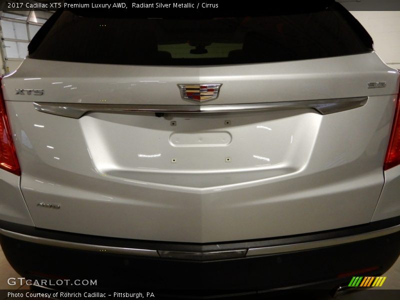 Radiant Silver Metallic / Cirrus 2017 Cadillac XT5 Premium Luxury AWD