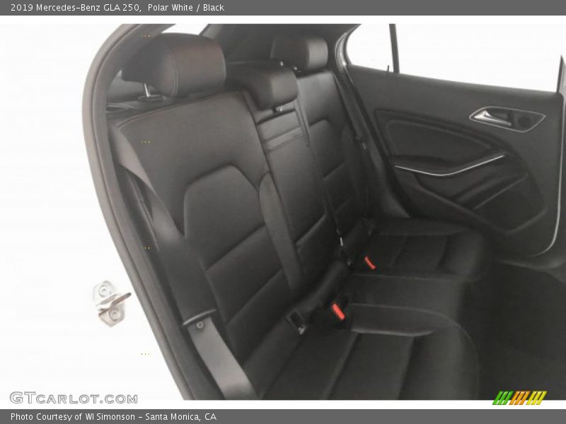Polar White / Black 2019 Mercedes-Benz GLA 250