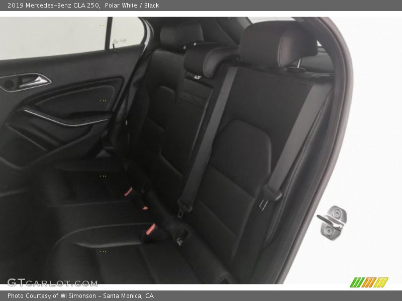 Polar White / Black 2019 Mercedes-Benz GLA 250