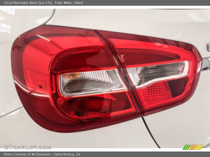 Polar White / Black 2019 Mercedes-Benz GLA 250