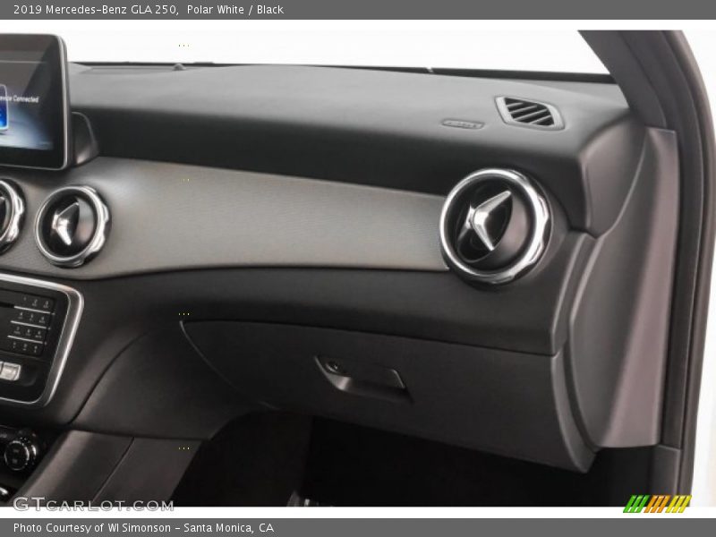 Polar White / Black 2019 Mercedes-Benz GLA 250