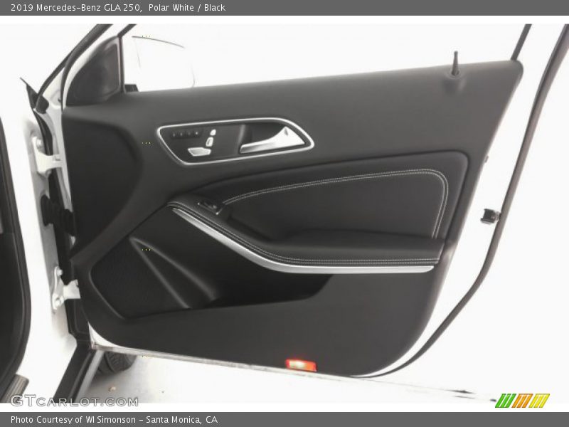 Polar White / Black 2019 Mercedes-Benz GLA 250