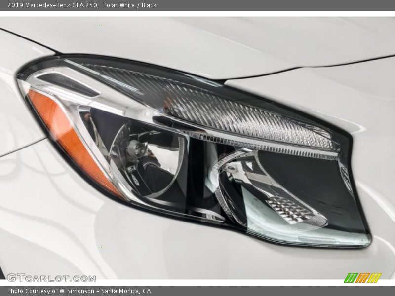 Polar White / Black 2019 Mercedes-Benz GLA 250