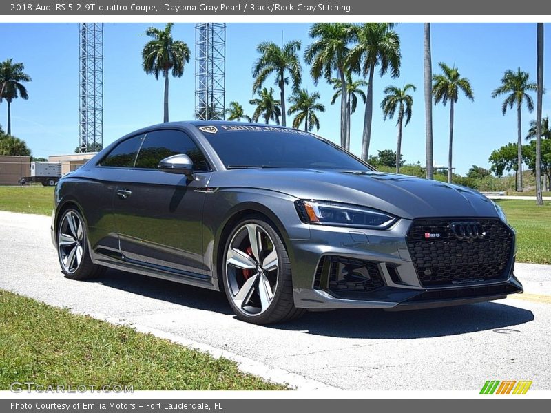 Front 3/4 View of 2018 RS 5 2.9T quattro Coupe