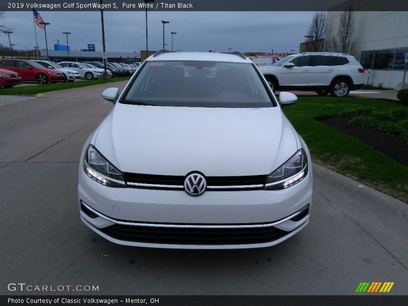 Pure White / Titan Black 2019 Volkswagen Golf SportWagen S