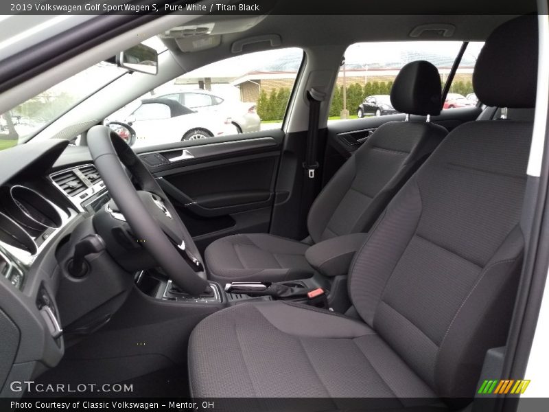 Pure White / Titan Black 2019 Volkswagen Golf SportWagen S