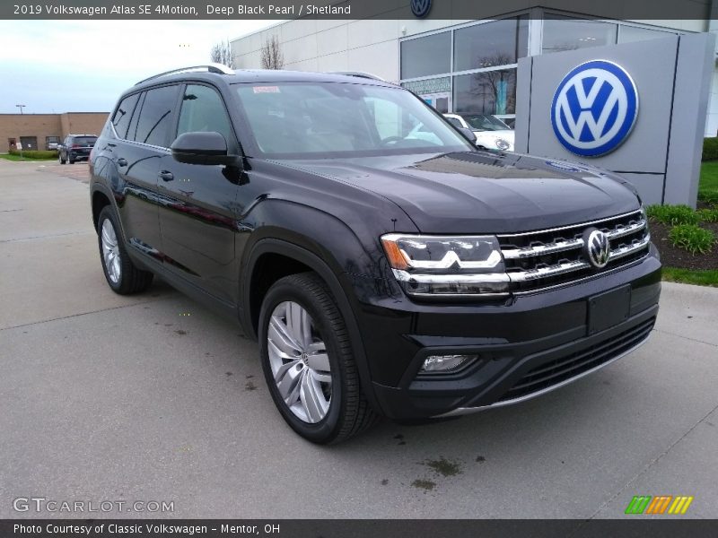 Deep Black Pearl / Shetland 2019 Volkswagen Atlas SE 4Motion