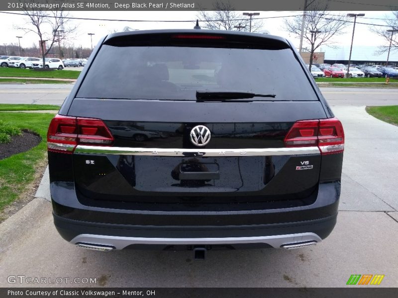 Deep Black Pearl / Shetland 2019 Volkswagen Atlas SE 4Motion