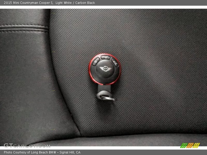 Light White / Carbon Black 2015 Mini Countryman Cooper S