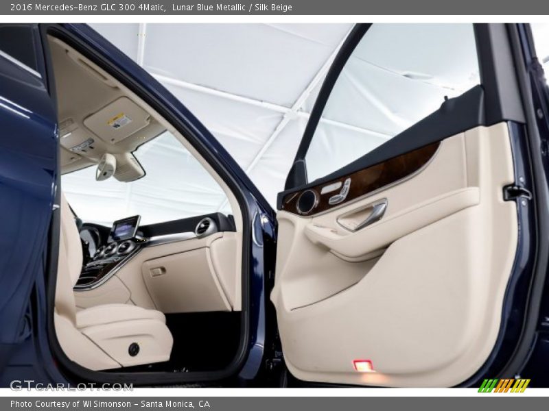 Lunar Blue Metallic / Silk Beige 2016 Mercedes-Benz GLC 300 4Matic