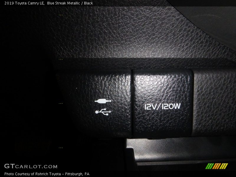 Blue Streak Metallic / Black 2019 Toyota Camry LE