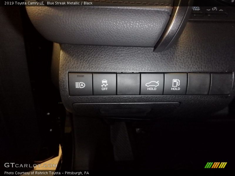 Blue Streak Metallic / Black 2019 Toyota Camry LE