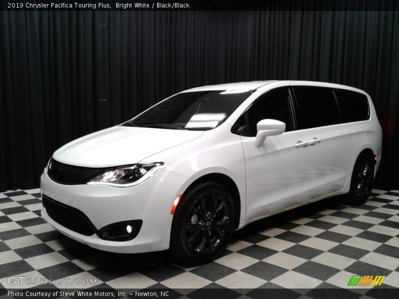Bright White / Black/Black 2019 Chrysler Pacifica Touring Plus