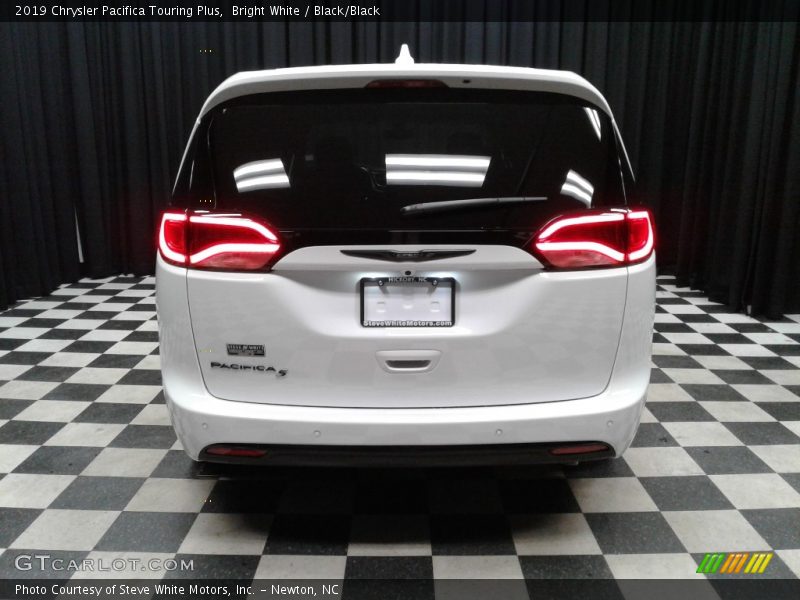 Bright White / Black/Black 2019 Chrysler Pacifica Touring Plus