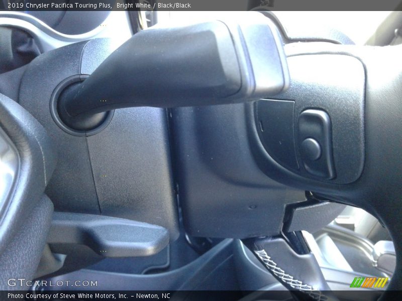 Bright White / Black/Black 2019 Chrysler Pacifica Touring Plus