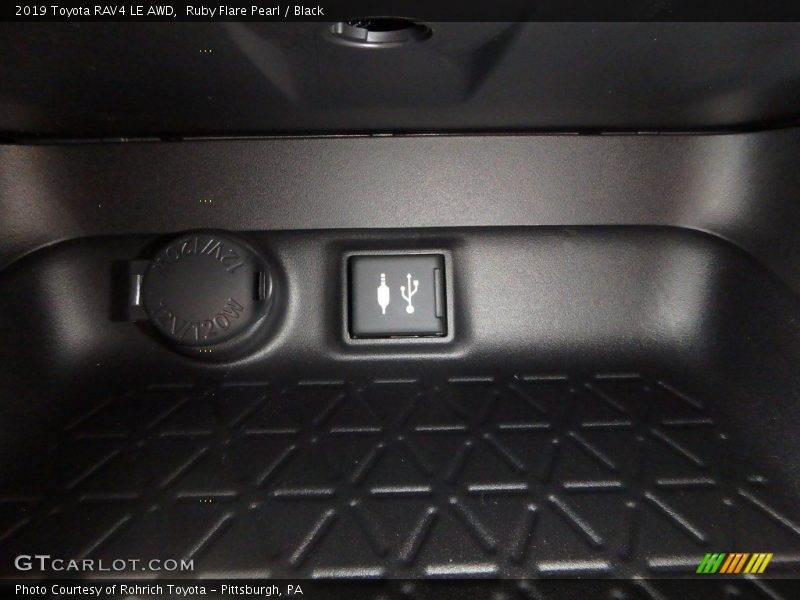 Ruby Flare Pearl / Black 2019 Toyota RAV4 LE AWD