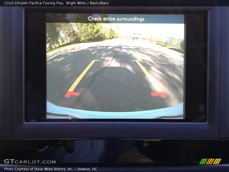 Bright White / Black/Black 2019 Chrysler Pacifica Touring Plus