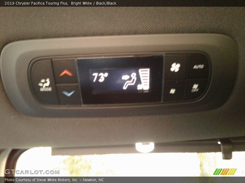 Bright White / Black/Black 2019 Chrysler Pacifica Touring Plus