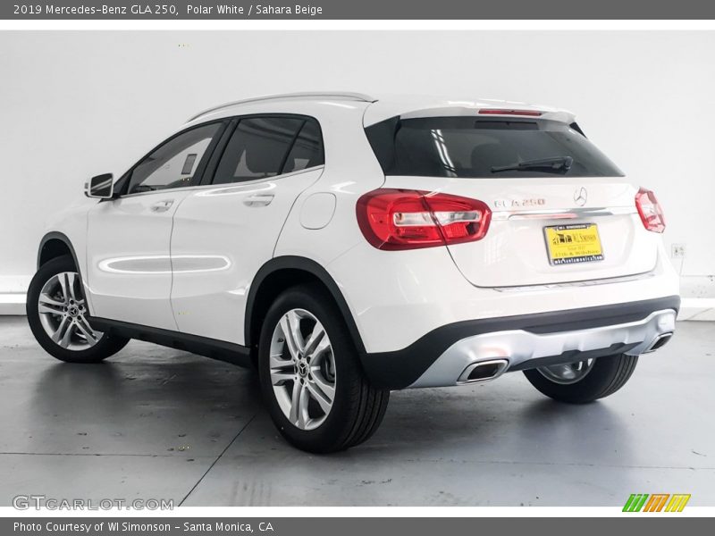 Polar White / Sahara Beige 2019 Mercedes-Benz GLA 250