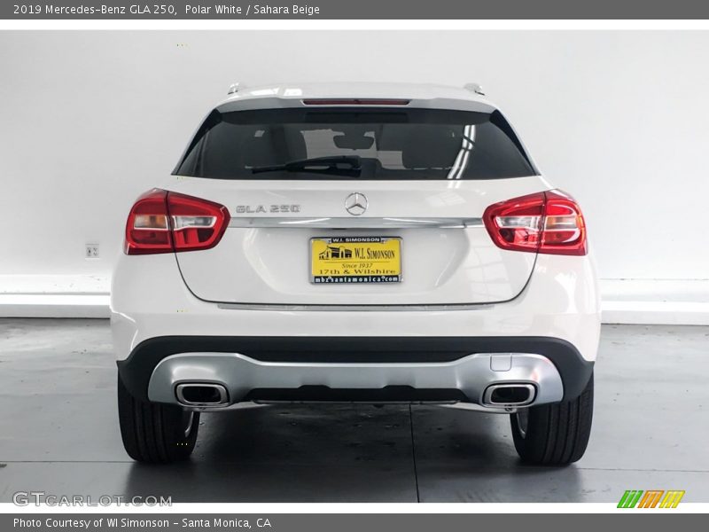 Polar White / Sahara Beige 2019 Mercedes-Benz GLA 250
