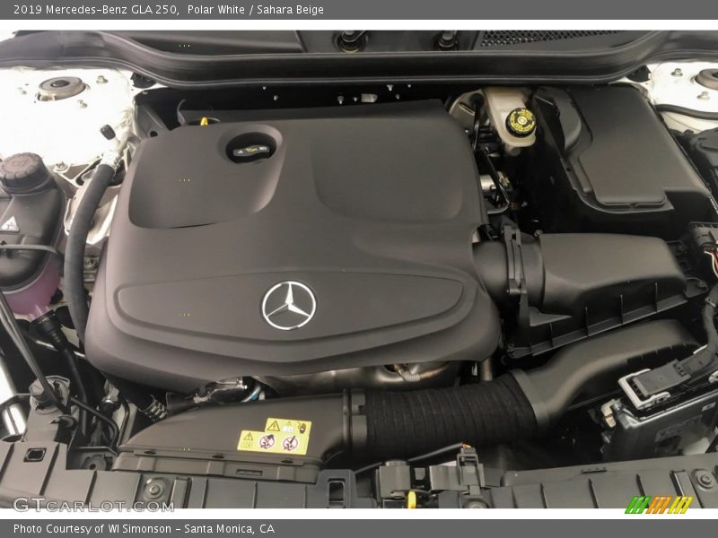 Polar White / Sahara Beige 2019 Mercedes-Benz GLA 250