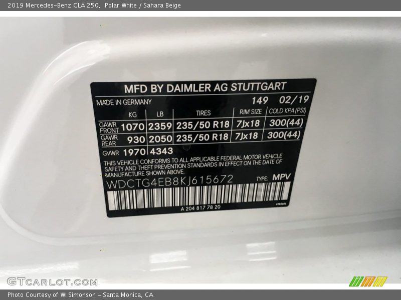 Polar White / Sahara Beige 2019 Mercedes-Benz GLA 250