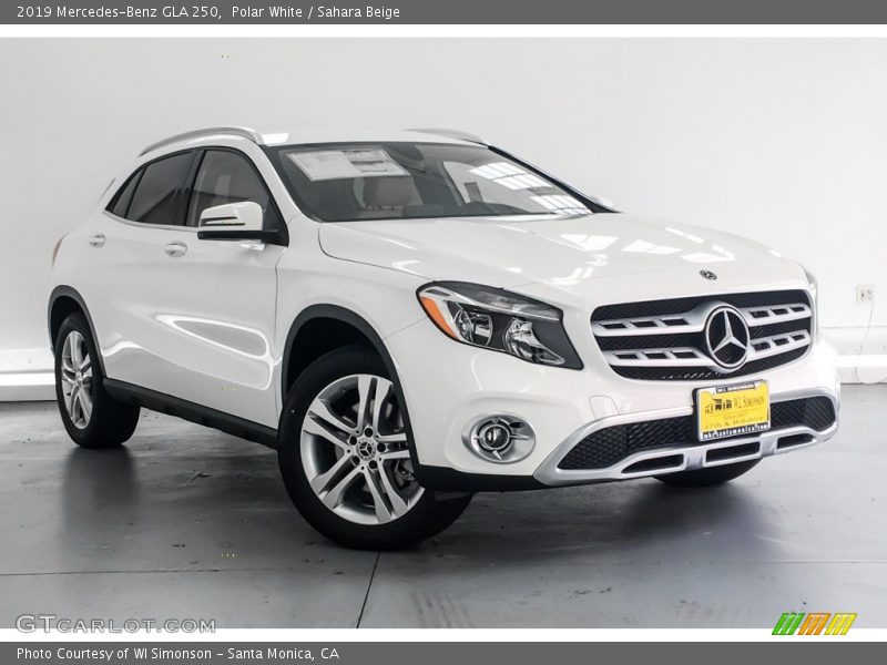 Polar White / Sahara Beige 2019 Mercedes-Benz GLA 250