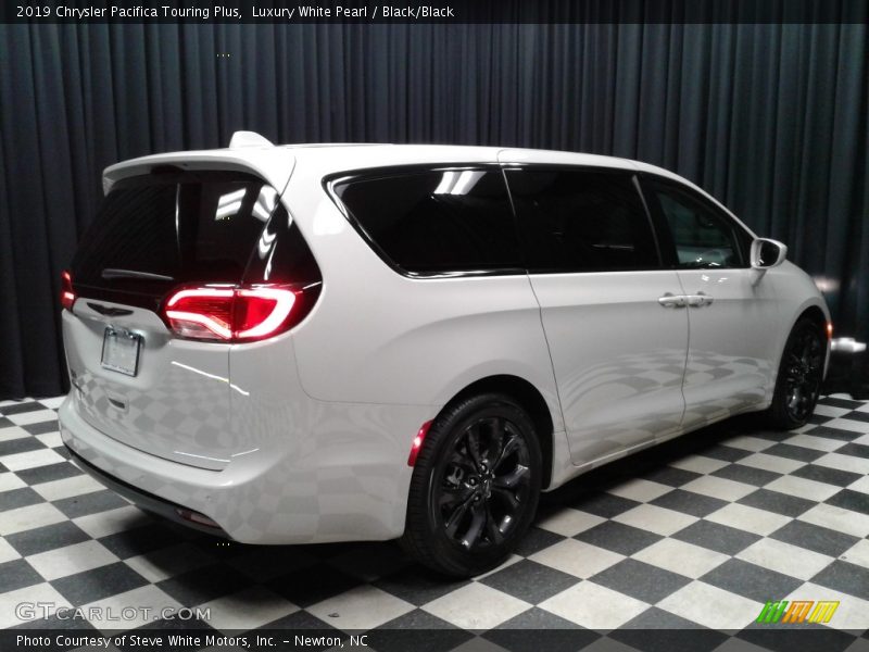 Luxury White Pearl / Black/Black 2019 Chrysler Pacifica Touring Plus