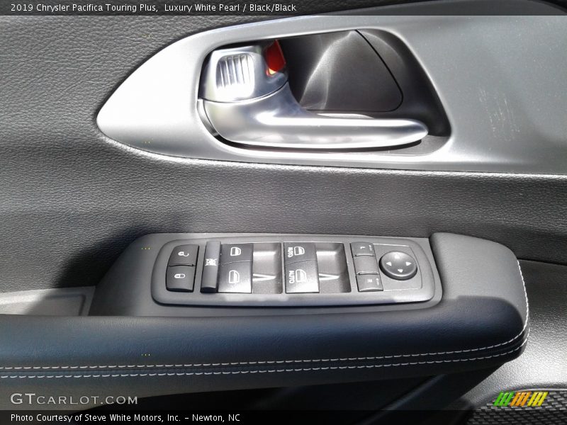 Luxury White Pearl / Black/Black 2019 Chrysler Pacifica Touring Plus