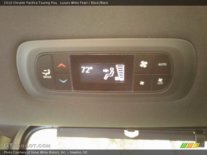 Luxury White Pearl / Black/Black 2019 Chrysler Pacifica Touring Plus