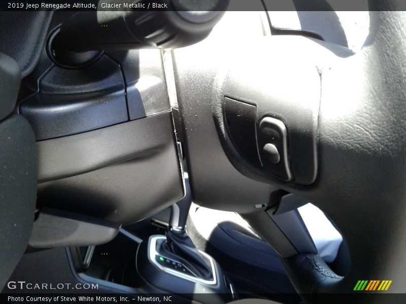 Glacier Metallic / Black 2019 Jeep Renegade Altitude