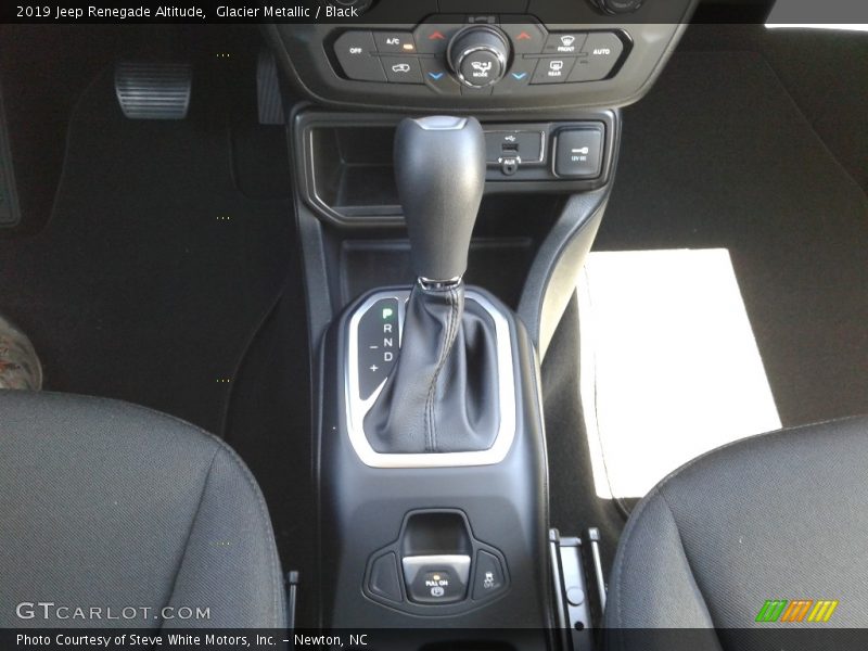  2019 Renegade Altitude 9 Speed Automatic Shifter