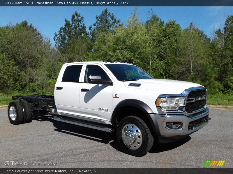 Front 3/4 View of 2019 5500 Tradesman Crew Cab 4x4 Chassis