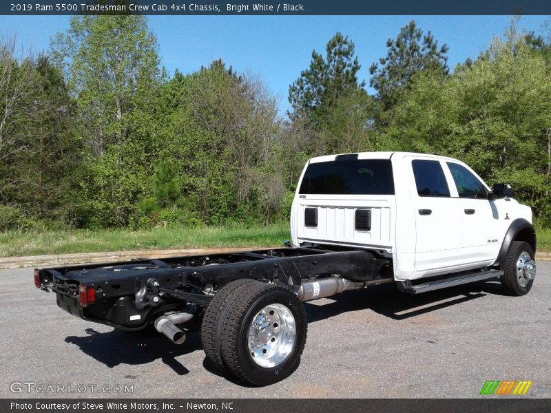 Bright White / Black 2019 Ram 5500 Tradesman Crew Cab 4x4 Chassis