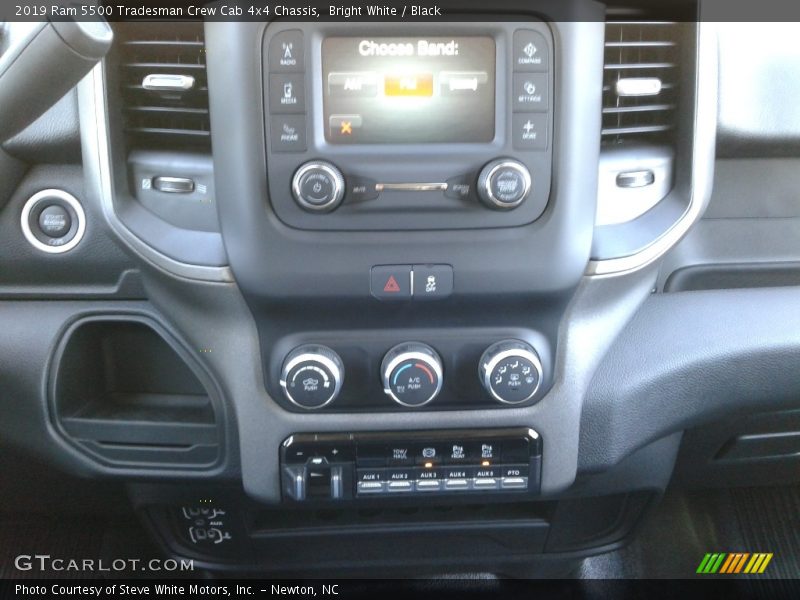 Controls of 2019 5500 Tradesman Crew Cab 4x4 Chassis