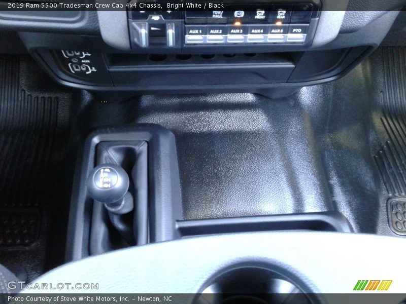 Bright White / Black 2019 Ram 5500 Tradesman Crew Cab 4x4 Chassis