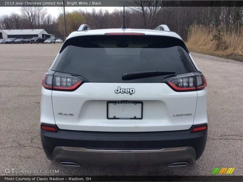 Bright White / Black 2019 Jeep Cherokee Limited 4x4
