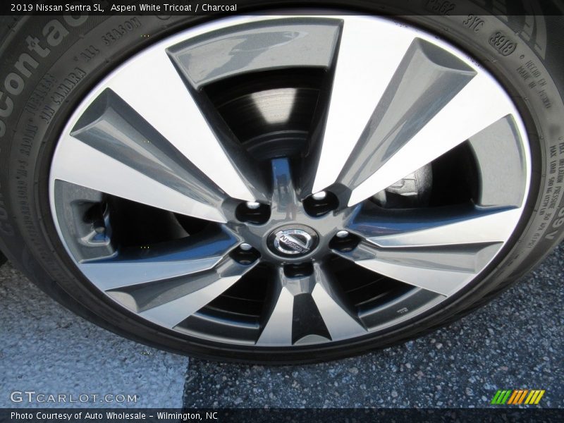 Aspen White Tricoat / Charcoal 2019 Nissan Sentra SL